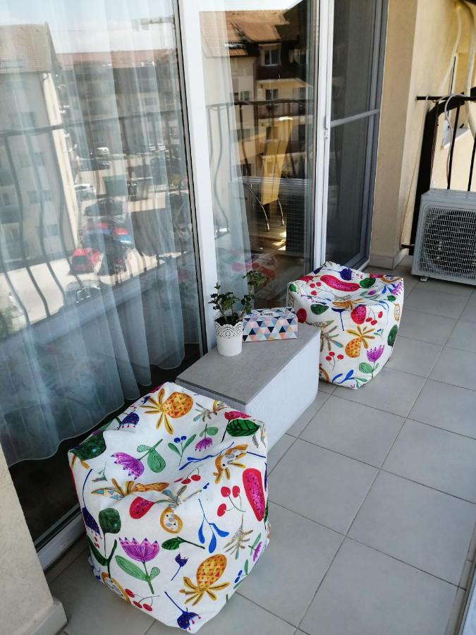 Art House Apartment Floresti  Luaran gambar