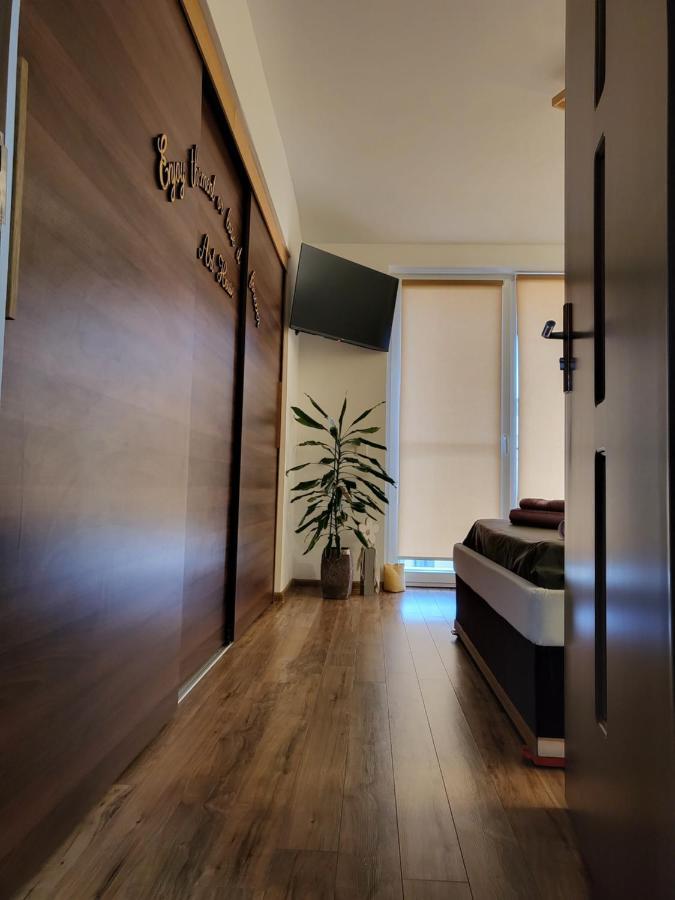 Art House Apartment Floresti  Luaran gambar