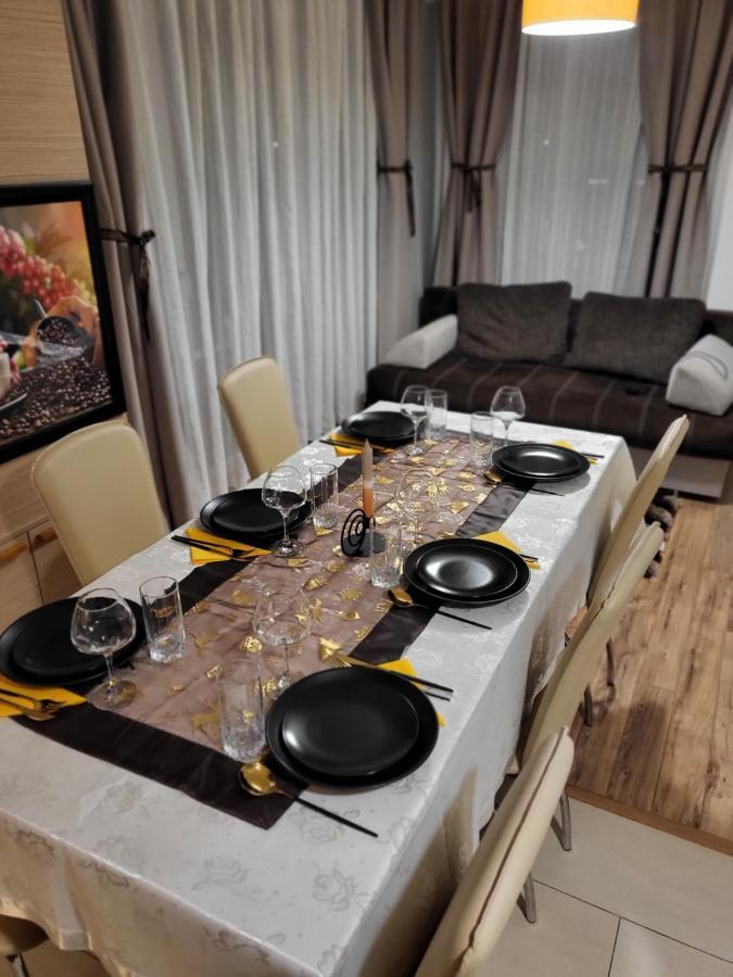 Art House Apartment Floresti  Luaran gambar