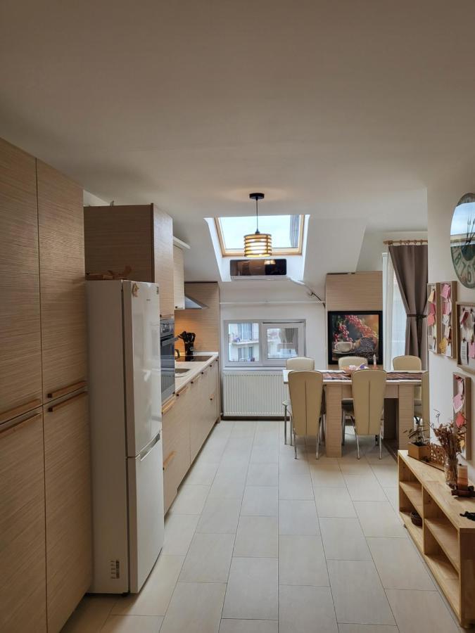 Art House Apartment Floresti  Luaran gambar