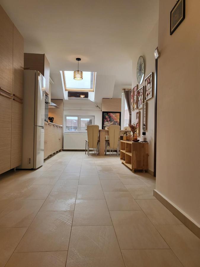 Art House Apartment Floresti  Luaran gambar